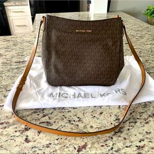 Michael Kors Cross Body Bag!